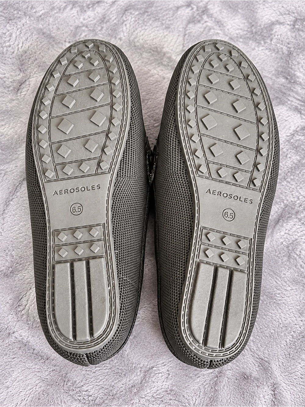 AEROSOLES Men’s Gray Slip-On Loafers